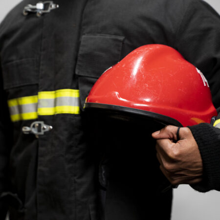 firefighter-ready-his-mission