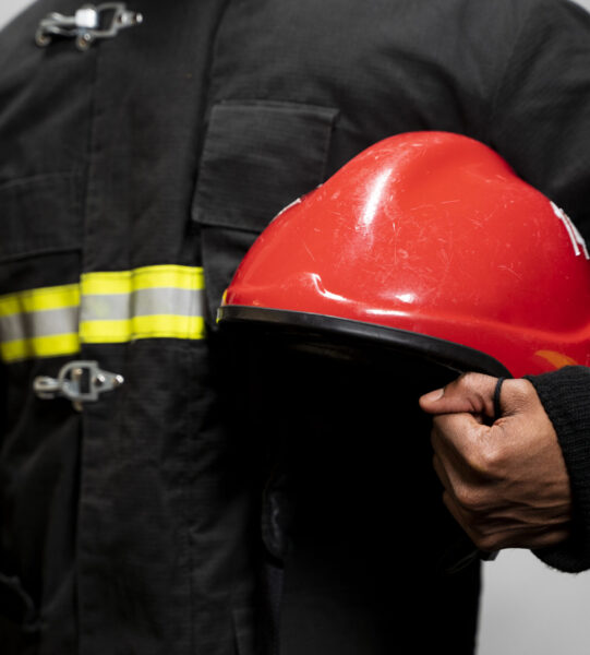 firefighter-ready-his-mission